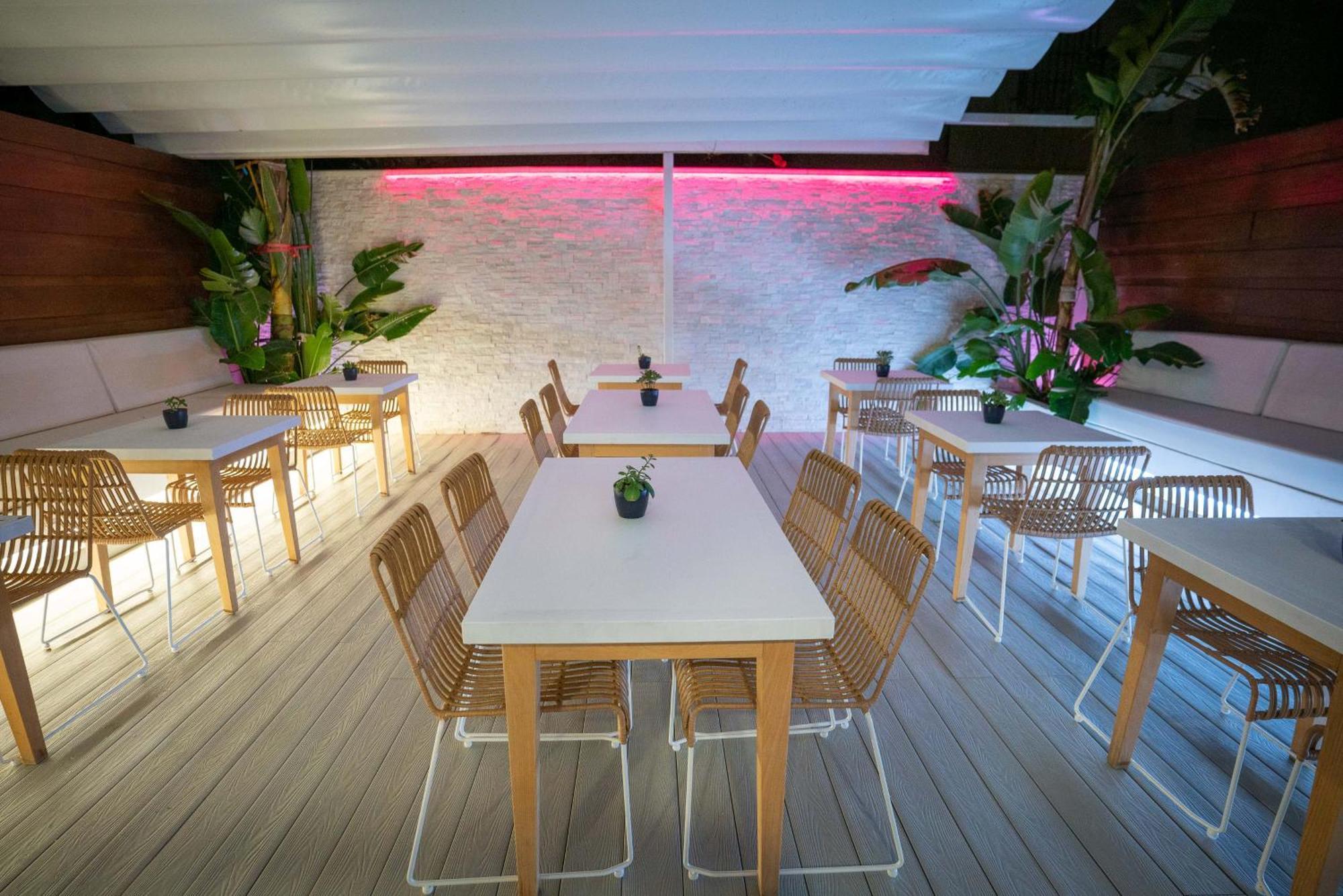 Urban Spaces Aparthotel
