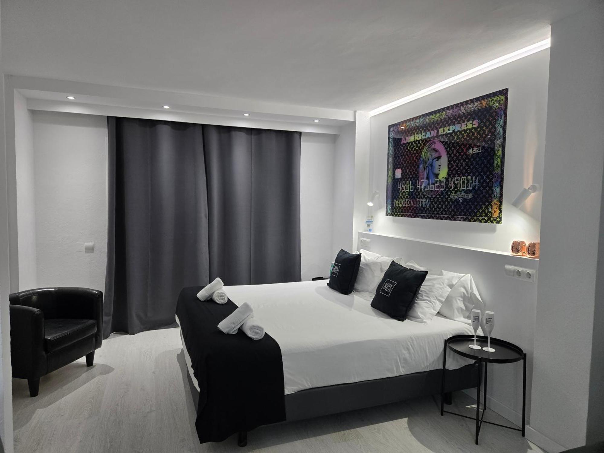 Urban Spaces Aparthotel
